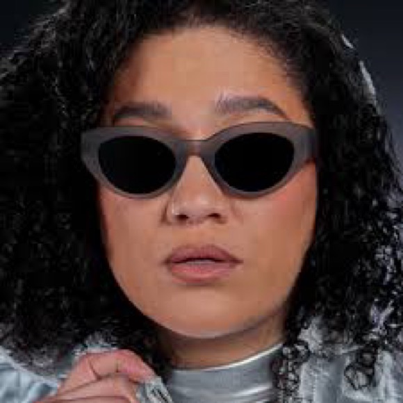 Goodr Moonbeam Daydream Sunglasses NIB Grey - Picture 3 of 9